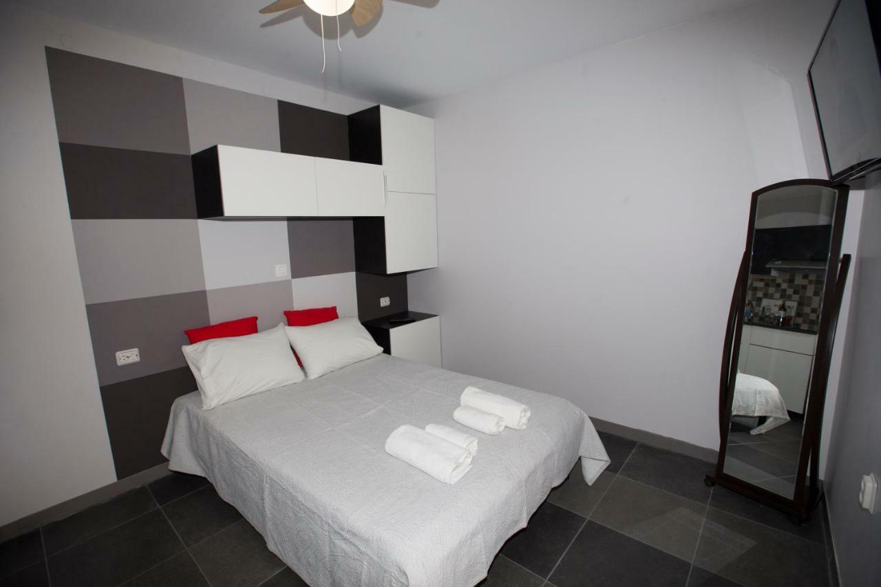 Trendy Living In Monastiraki Apartment Athens Ngoại thất bức ảnh
